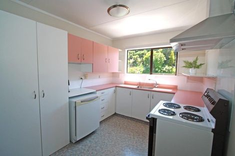 Photo of property in 32 Poplar Grove, Whalers Gate, New Plymouth, 4310