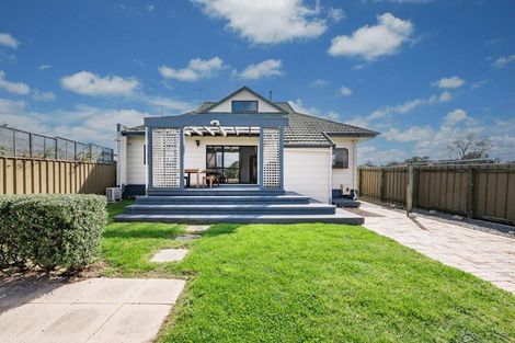 Photo of property in 50 Walton Road, Paraparaumu Beach, Paraparaumu, 5032