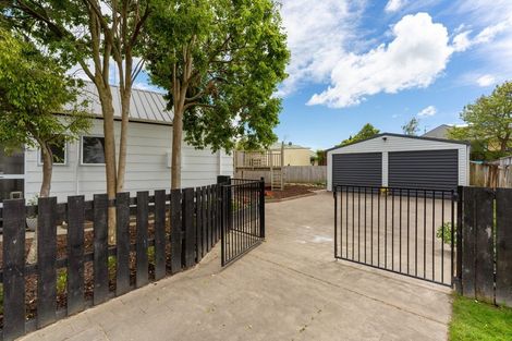 Photo of property in 19 Peppertree Glade, Kelvin Grove, Palmerston North, 4414
