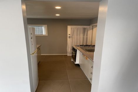 Photo of property in 2/65 Cliff View Drive, Green Bay, Auckland, 0604