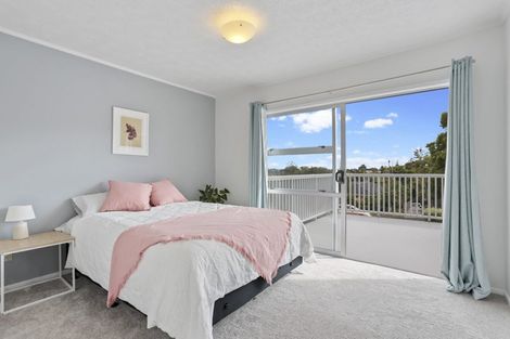Photo of property in 35 Terra Nova Street, Glen Eden, Auckland, 0602