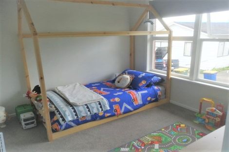 Photo of property in 1/24 Knights Road, Rothesay Bay, Auckland, 0630