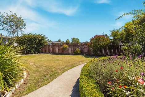 Photo of property in 9 Rosanna Place, Aranui, Christchurch, 8061