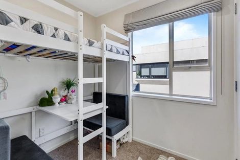 Photo of property in 9 Sandown Road, Rothesay Bay, Auckland, 0630