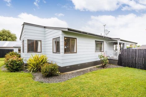 Photo of property in 15 Willowstream Grove, Cloverlea, Palmerston North, 4412