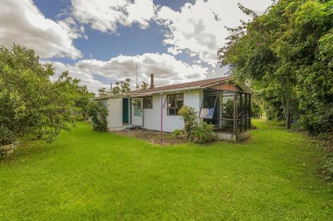 Photo of property in 20 Annette Place, Whitianga, 3510