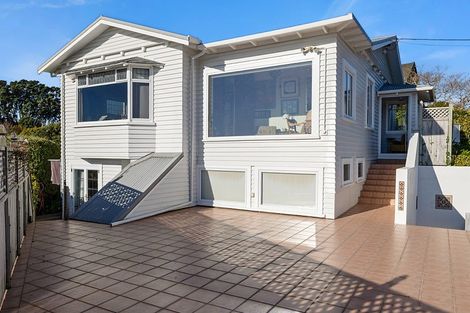 Photo of property in 41 Cameron Street, New Plymouth, 4310