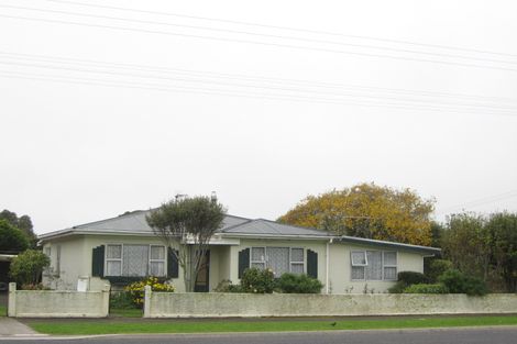 Photo of property in 18 Blake Street, Waitara, 4320