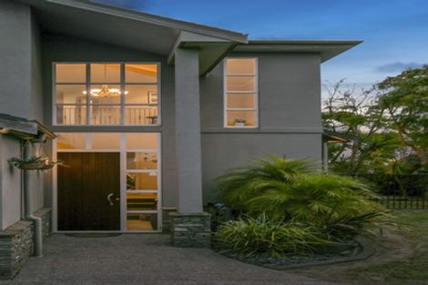 Photo of property in 1 Kingsgate Place, Dannemora, Auckland, 2016