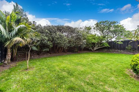 Photo of property in 13 Amberley Avenue, Te Atatu South, Auckland, 0610