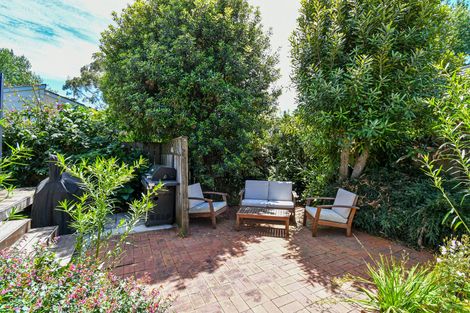 Photo of property in 15 Oakmont Place, Wattle Downs, Auckland, 2103