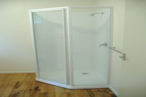 Photo of property in 1/15 Tavern Road, Silverdale, 0932