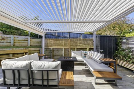 Photo of property in 32 Lanyon Place, Whitby, Porirua, 5024