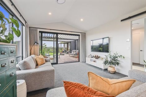 Photo of property in 18 Ellmers Street, Woodend, 7691