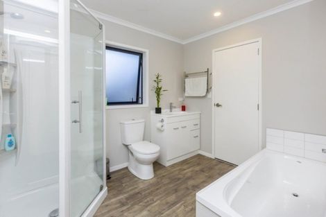 Photo of property in 123 Riverstone Drive, Riverstone Terraces, Upper Hutt, 5018