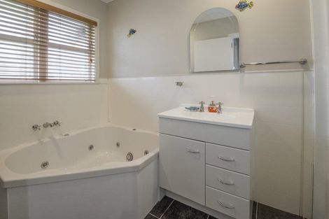 Photo of property in 83 Sturges Road, Henderson, Auckland, 0612