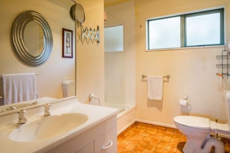 Photo of property in 16b Mawhare Street, Titahi Bay, Porirua, 5022