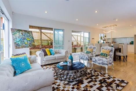 Photo of property in 73 San Valentino Drive, Henderson, Auckland, 0612