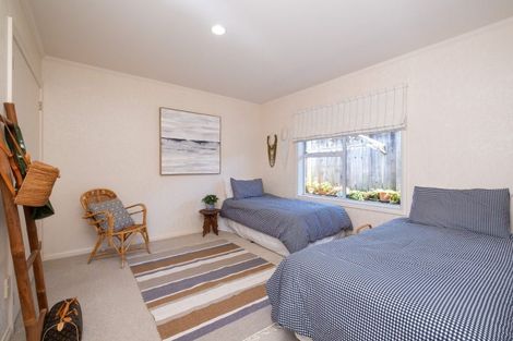 Photo of property in 2 Woodford Heights, Havelock North, 4130