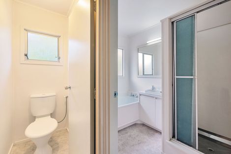 Photo of property in 16 Tatariki Street, Rosehill, Papakura, 2113