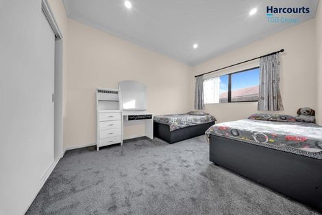 Photo of property in 6a Leven Lane, Totara Heights, Auckland, 2105