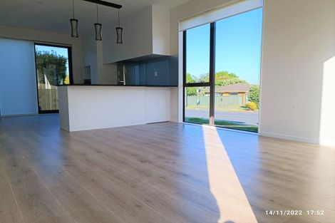 Photo of property in 49a Prince Regent Drive, Half Moon Bay, Auckland, 2012
