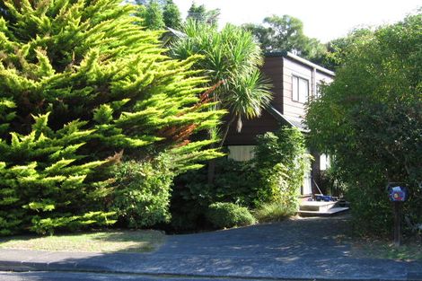 Photo of property in 2/5 Flavia Close, Torbay, Auckland, 0630