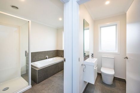 Photo of property in 53 Atlantic Drive, Fitzherbert, Palmerston North, 4410