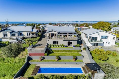 Photo of property in 11 Lawrence Road, Hospital Hill, Napier, 4110