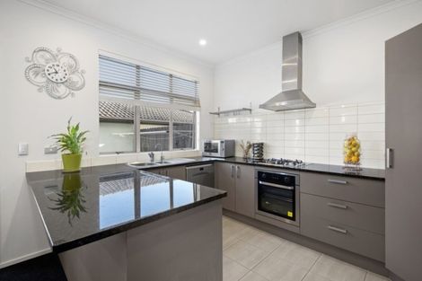 Photo of property in 137 Baverstock Road, Flat Bush, Auckland, 2016