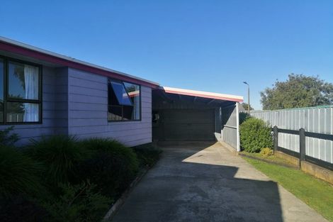 Photo of property in 21 Cargill Grove, Kelvin Grove, Palmerston North, 4414