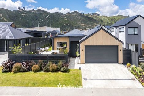 Photo of property in 13 Castletown Street, Wallaceville, Upper Hutt, 5018