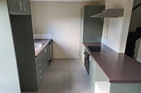 Photo of property in 38 Verdale Circle, Glen Eden, Auckland, 0602