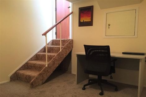 Photo of property in 14 Renwick Street, Papakura, 2110