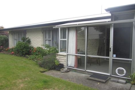 Photo of property in 220 Memorial Avenue, Burnside, Christchurch, 8053