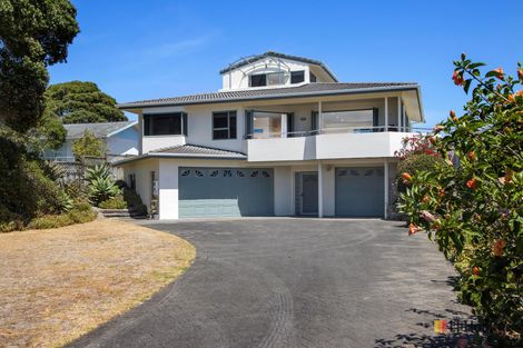 Photo of property in 10 Shaw Road, Waihi Beach, 3611