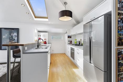 Photo of property in 15 Waikowhai Street, Ngaio, Wellington, 6035