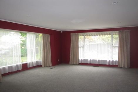 Photo of property in 220 Memorial Avenue, Burnside, Christchurch, 8053