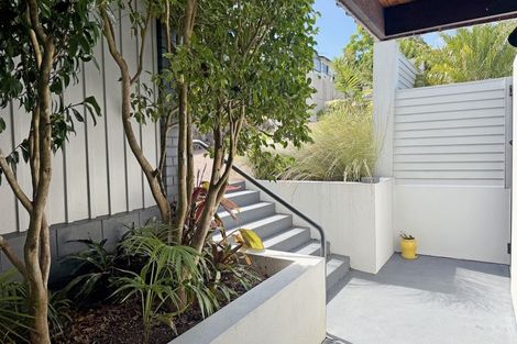 Photo of property in 52 Balmain Road, Chatswood, Auckland, 0626