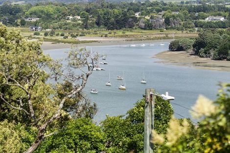Photo of property in 193 Sandspit Road, Shelly Park, Auckland, 2014