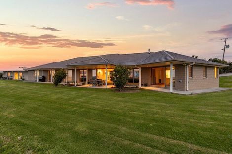 Photo of property in 1518 Old North Road, Helensville, 0875