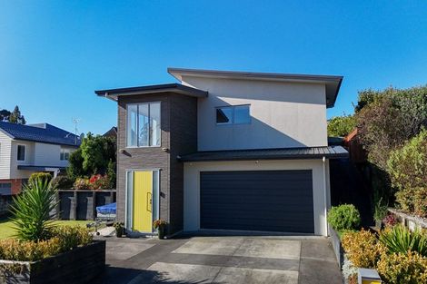 Photo of property in 17 Redwood Crescent, Hurdon, New Plymouth, 4310