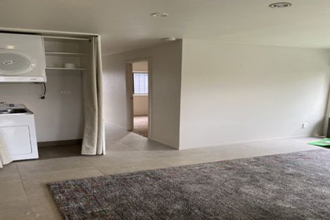 Photo of property in 2/4 Penning Road, Castor Bay, Auckland, 0620