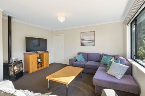 Photo of property in 32 Farquhars Road, Redwood, Christchurch, 8051