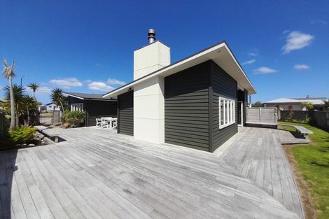 Photo of property in 128 Harbour Drive, Matarangi, Whitianga, 3592