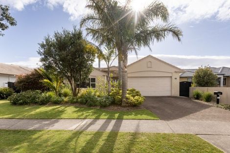 Photo of property in 587 Grenada Street, Papamoa Beach, Papamoa, 3118