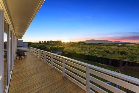 Photo of property in 11 Makora Road, Otaihanga, Paraparaumu, 5036