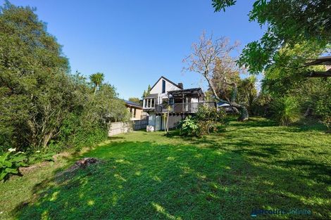 Photo of property in 144 Weatherly Road, Torbay, Auckland, 0630