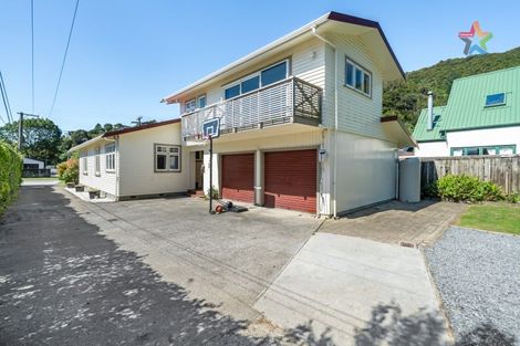 Photo of property in 44 Norton Park Avenue, Fairfield, Lower Hutt, 5011
