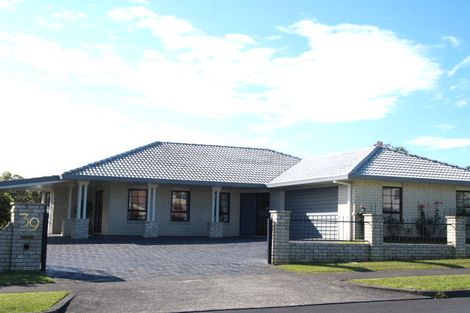 Photo of property in 39 Matterhorn Crescent, Northpark, Auckland, 2013